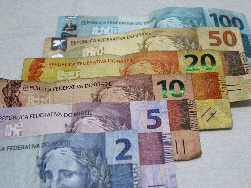 Todas atividades pesquisadas tiveram queda no mês