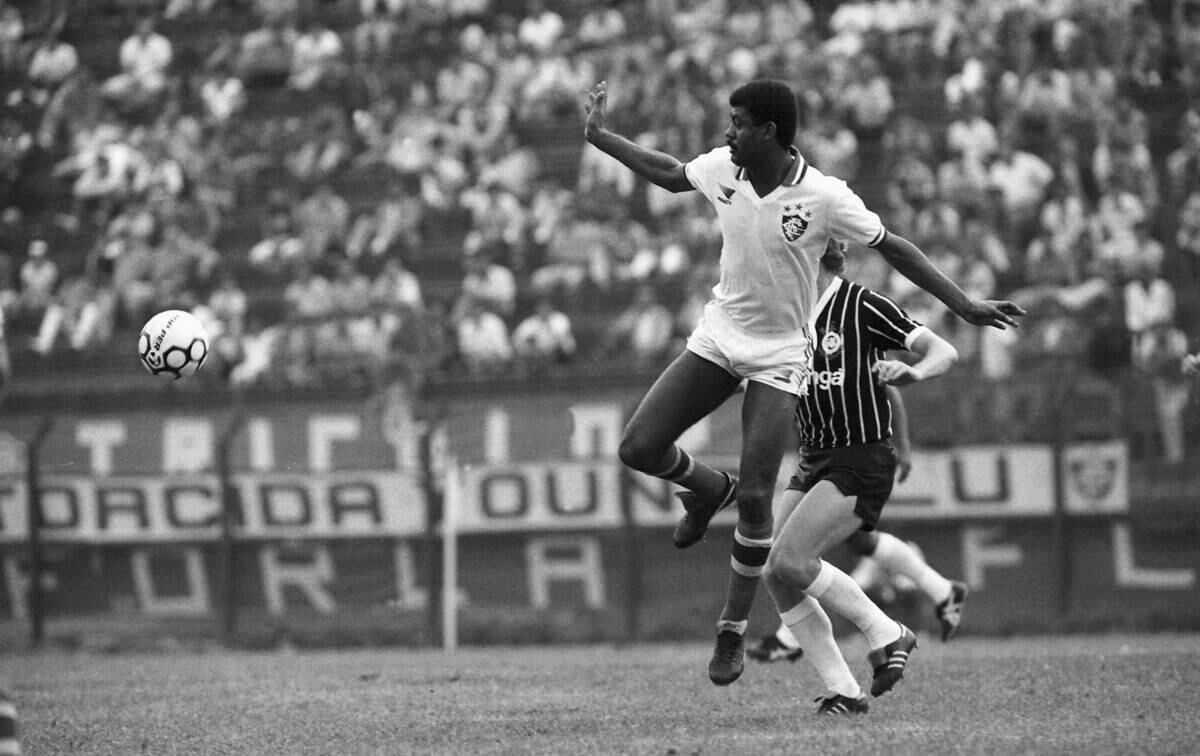 Washington, que, por coincidência, faleceu em maio deste ano 