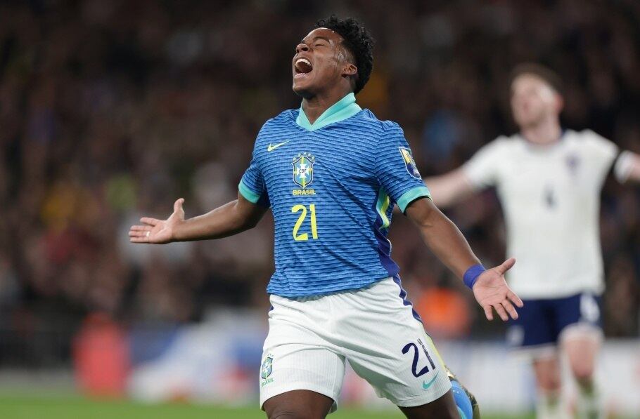 Endrick roubou todos os holofotes. Mas a vitória foi de Dorival. Montou um time realista contra a Inglaterra