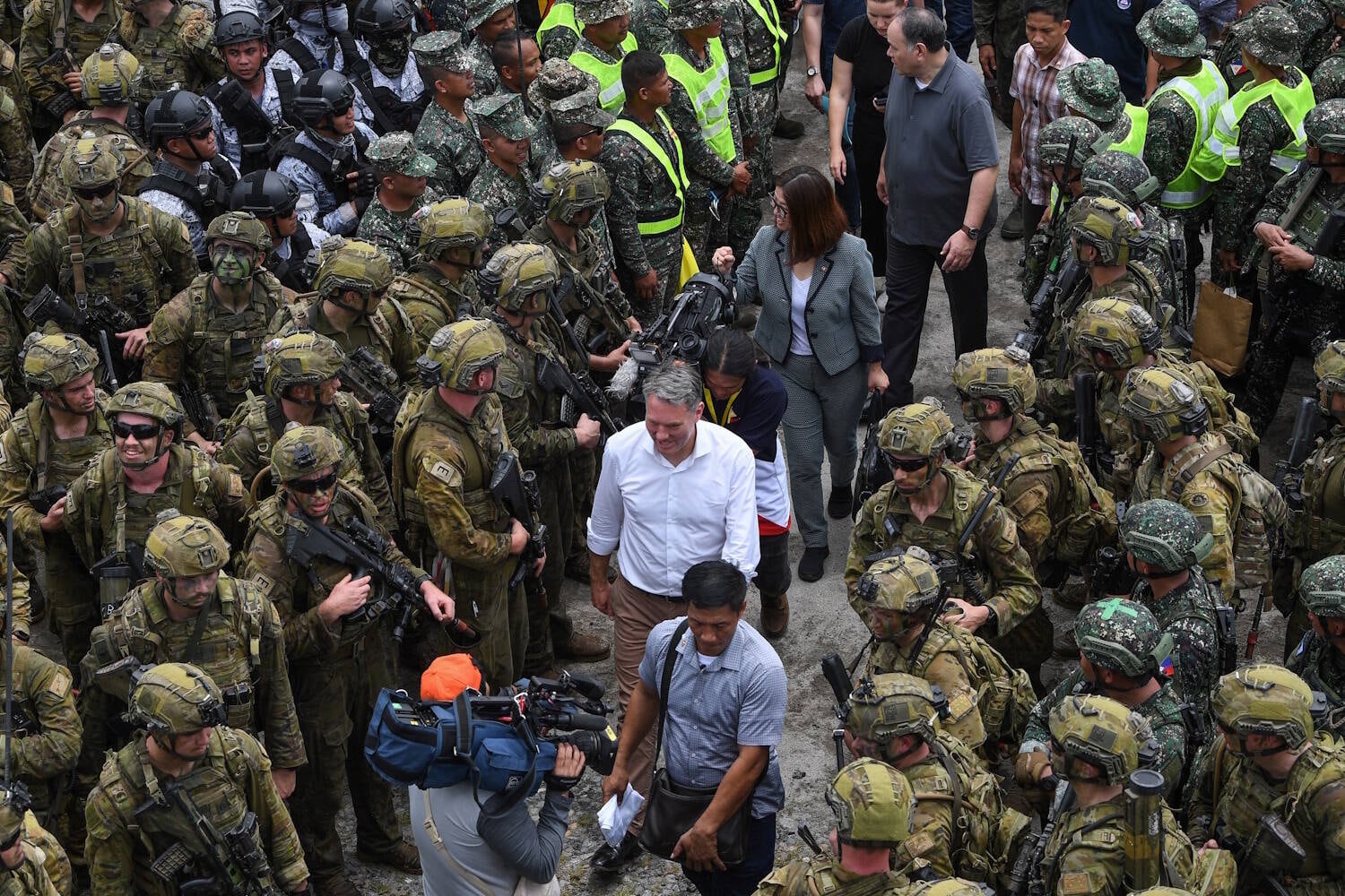 "Somos dois países comprometidos com a ideia de um mundo em que as disputas são determinadas por referência às leis internacionais", disse o presidente filipino