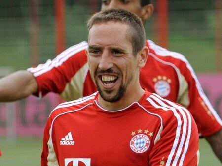 Um dos melhores jogadores da atualidade, o francês Frank Ribéry um dos favoritos para levar o prêmio de melhor do mundo. A França, no entanto, também não tem vaga garantida e terá de disputar a repescagem