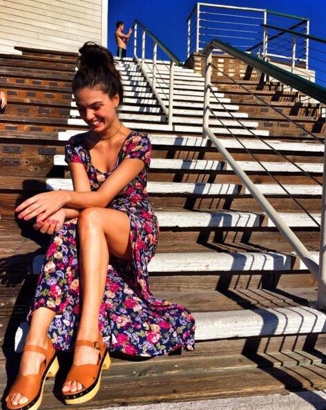 O poema falava sobre amor: "Meu amor tem duas vidas para amar-te"