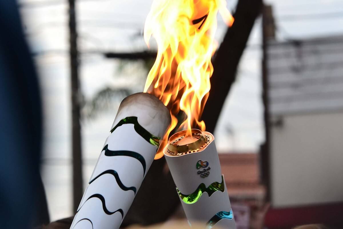 Confira o trajeto feito pela tocha nesta quinta-feira (21)
Quem deve acender a pira olímpica na Rio 2016?