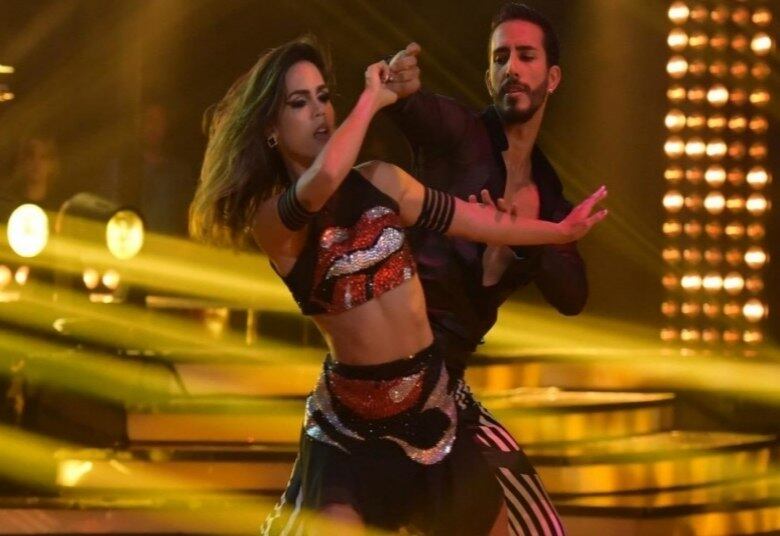 Na quarta temporada de Dancing Brasil, Pérola Faria e Fernando agitaram o palco do reality com uma dança mista de ritmos, ao som de Natural, de Imagine Dragons. Os jurados ficaram surpresos com a apresentação do casal, que venceu o desafio com 50,22% votos do público