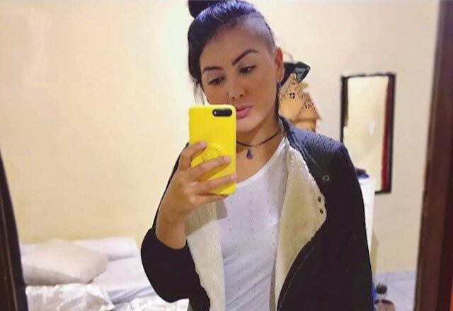 Kelly Claudino foi assediada por um homem dentro de um ônibus na zona leste de São Paulo. A jovem foi surpreendida quando o rapaz abaixou as calças na sua frente, e não usava roupa íntima. Ela afirma que pediu ajuda, mas ninguém fez nada, até começar a gravar o assediador, que ficou constrangido. "Comecei a gritar com o motorista falando o que ele [assediador] tinha feito, mas ele não se mobilizou. Só quando decidi pegar o celular para gravar, que o motorista se aproximou e abriu a porta para o homem descer", relata.