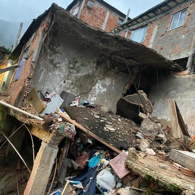 Mulher morreu em desabamento de casa no Rio Comprido