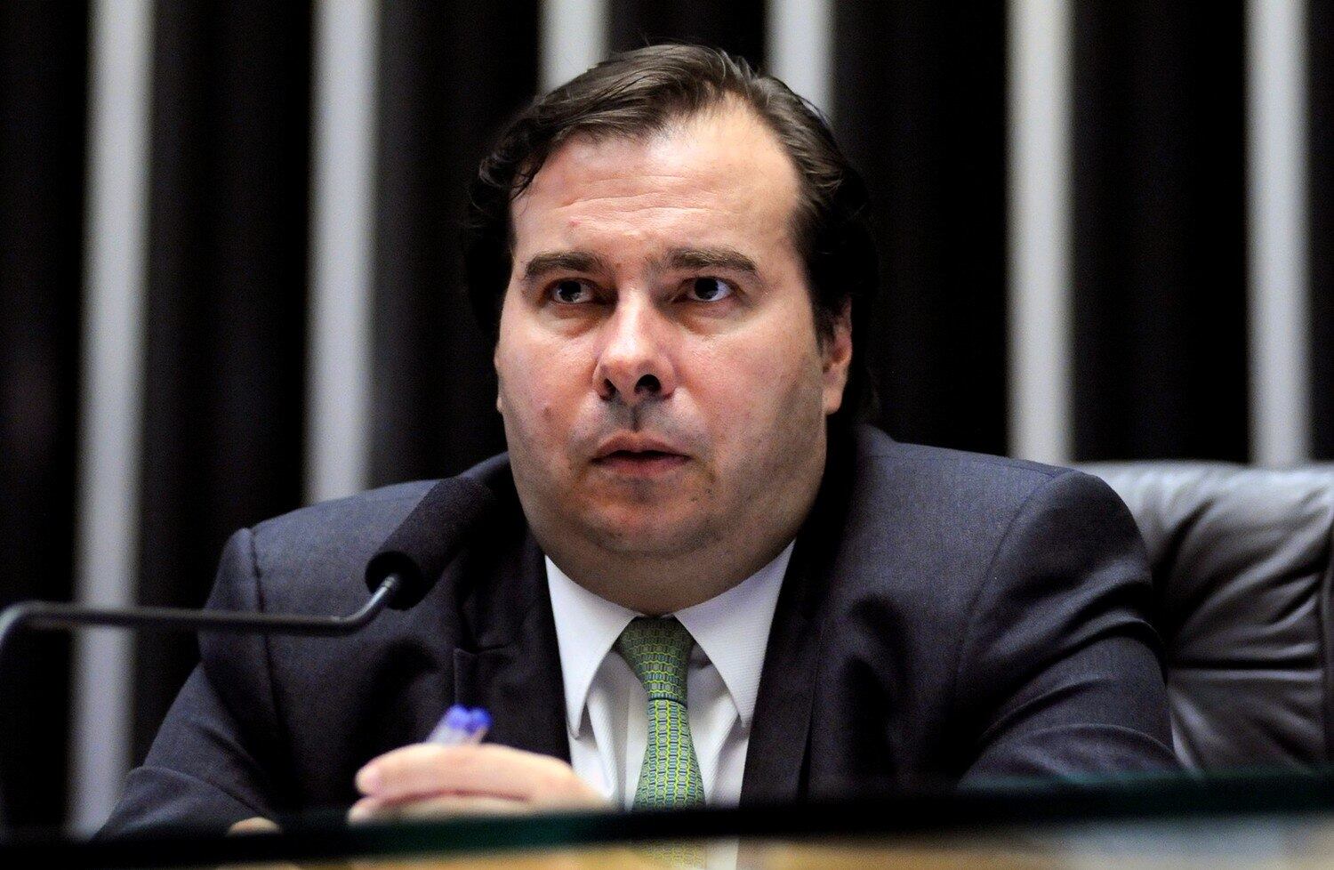 Demora para criar CPIs evita problemas com aliados do presidente da Câmara