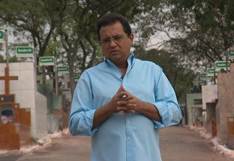 No Domingo Show deste final de semana (13), Geraldo Luís faz uma surpresa emocionante para uma
senhora de 93 anos que até hoje trabalha na cantina de um cemitério para
sustentar a família