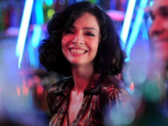 A atriz Cláudia Ohana é Outro exemplo de quem começou como figurante, lá no fundo das cenas, sem diálogo na trama, mas focou no bastidador cheio de contatos para crescer na carreira. Sua primeira figuração foi na novela Dancin Days" (1978), aos 15 anos. Hoje a profissional tem inúmeras produções no currículo e é uma das bem mais pagas