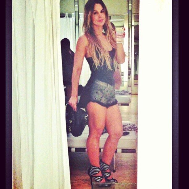 Robertha Portella, por sua vez, fez questão de elogiar uma colega de elenco: "Jeniffer Setti (na foto a seguir) faz brilhantemente a Inocência em Dona Xepa. Linda e talentosa! Honra trabalhar com ela!"
