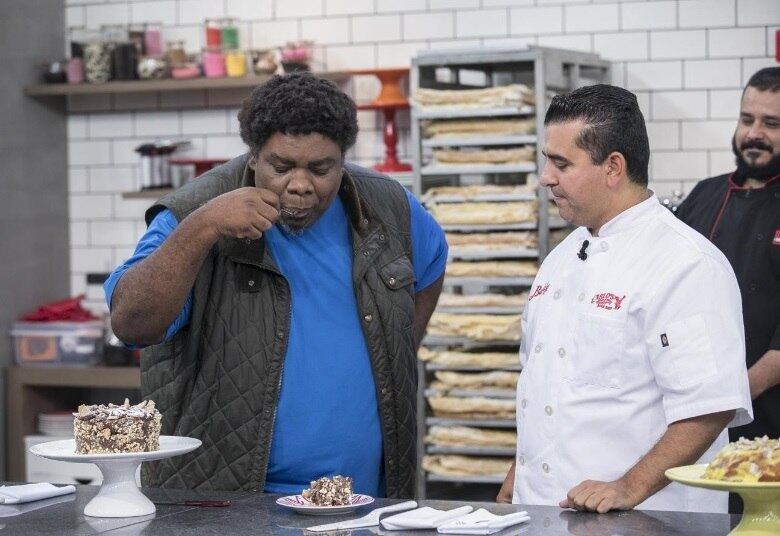 Sérgio Loroza chega para avaliar as guloseimas. Será que ele gostou da missão? 