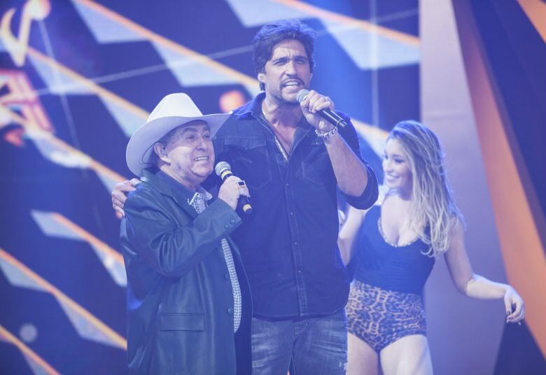 Em uma homenagem especial a José Rico, que morreu em março,
Victor & Leo faz um número especial ao lado de Milionário. Emocionante!
+ Assista às íntegras do Legendários no R7.com/Play!
+ Victor & Leo cantam novo sucesso no palco do Legendários
+ Juju Salimeni e Biel se lambuzam de lama durante “Surfe a Cavalo”
+ Felipe Franco encara tanque de cobras no Desafio do Matrimônio