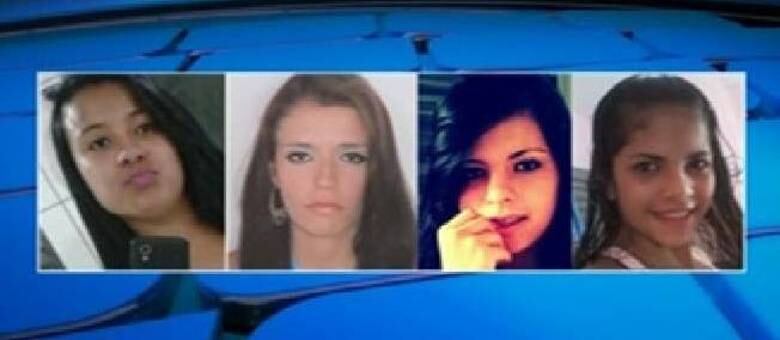 As jovens foram encontradas deitadas lado a lado e com tiros na cabeça
