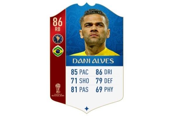 O Fifa 18 lançou na última terça-feira (29) um novo modo sobre a Copa do Mundo. Nele, você pode jogar com Daniel Alves, apesar da lesão do lateral na vida real
Polêmica até no videogame: Pelé supera Maradona no Fifa 2018
