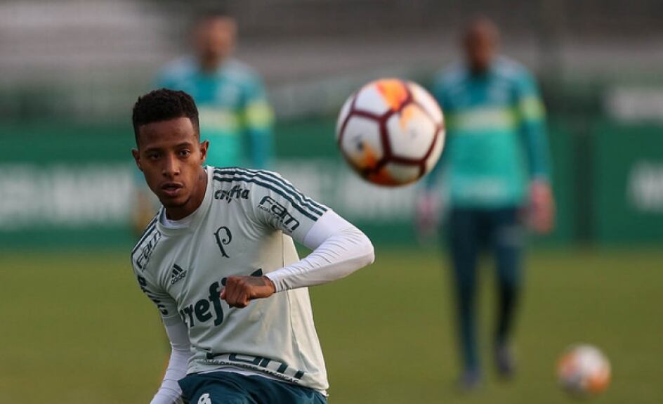 O meio-campista Tchê Tchê acertou com o Dínamo de Kiev, da Ucrânia, por cinco anos. No Palmeiras, Tchê Tchê participou de 112 jogos e marcou cinco gols. Na atual temporada, el
