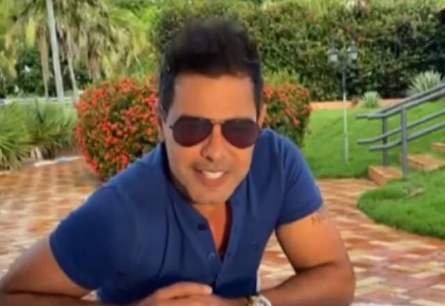 "Pablo, você sabe o quanto eu te admiro como ser humano e como cantor. E que cantor, viu? Já tive o privilégio de estar e ouvir várias vezes. Principalmente na sua casa, quando vou a Salvador, a gente faz uma resenha e toma um vinho juntos. Eu vendo ele cantar ao vivo voz e violão, que impressionante, que talento!", disse Zezé Di Camargo.