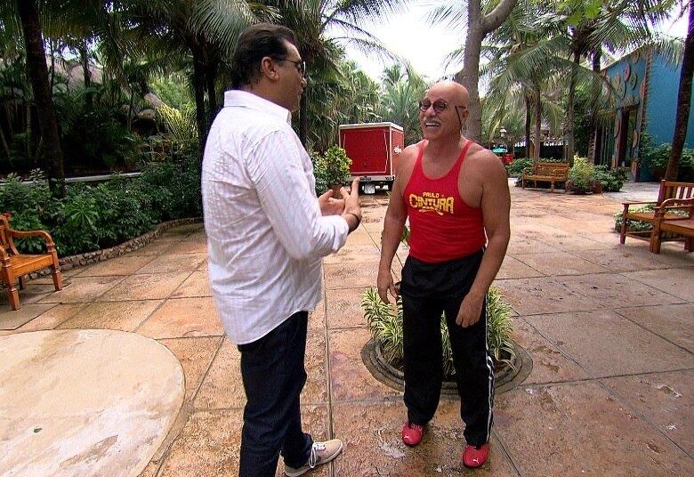 Um vídeo nunca divulgado de Chico ao lado de um amigo famoso promete emocionar os fãs. O programa também revela o que aconteceu com a herança do humorista