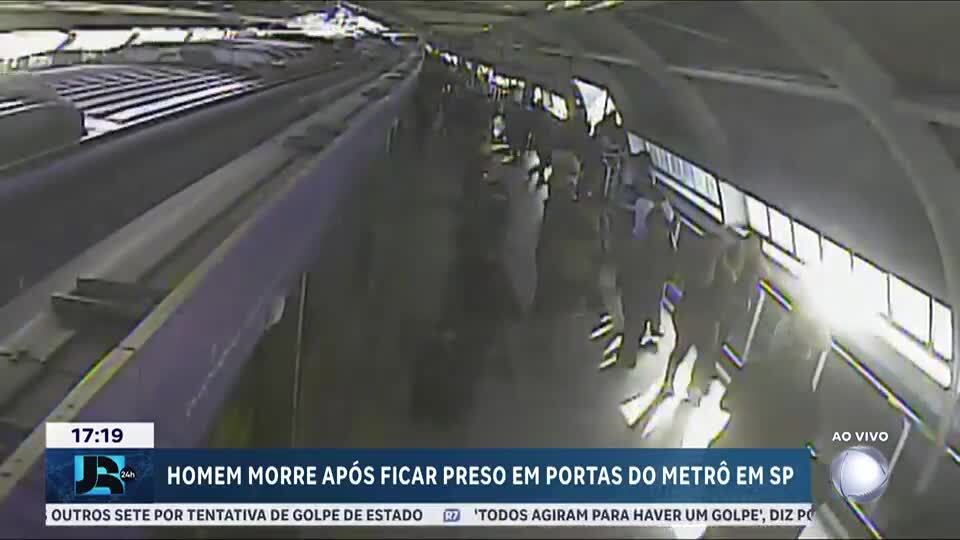 Homem morre ao ficar preso em porta de trem na estação Campo Limpo do metrô de São Paulo