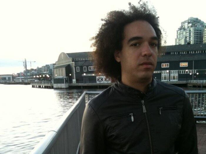 O músico Peu Sousa foi encontrado morto na noite deste domingo (5) em Salvador (BA). O ex-guitarrista da banda Pitty tinha apenas 35 anos. Veja a seguir outros exemplos de músicos que morreram jovens