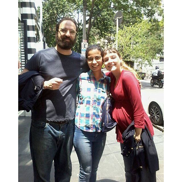 Já Mallu Magalhães mostrou a barriguinha de grávida nesta semana. A cantora e o marido, Marcelo Camelo, posaram ao lado de um fã e a mudança no corpo de Mallu ficou evidente