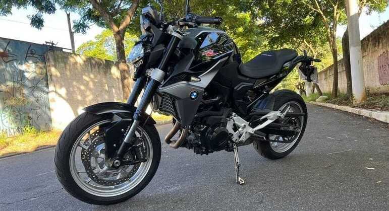 BMW F900 R Sport custa R$ 64,9 mil