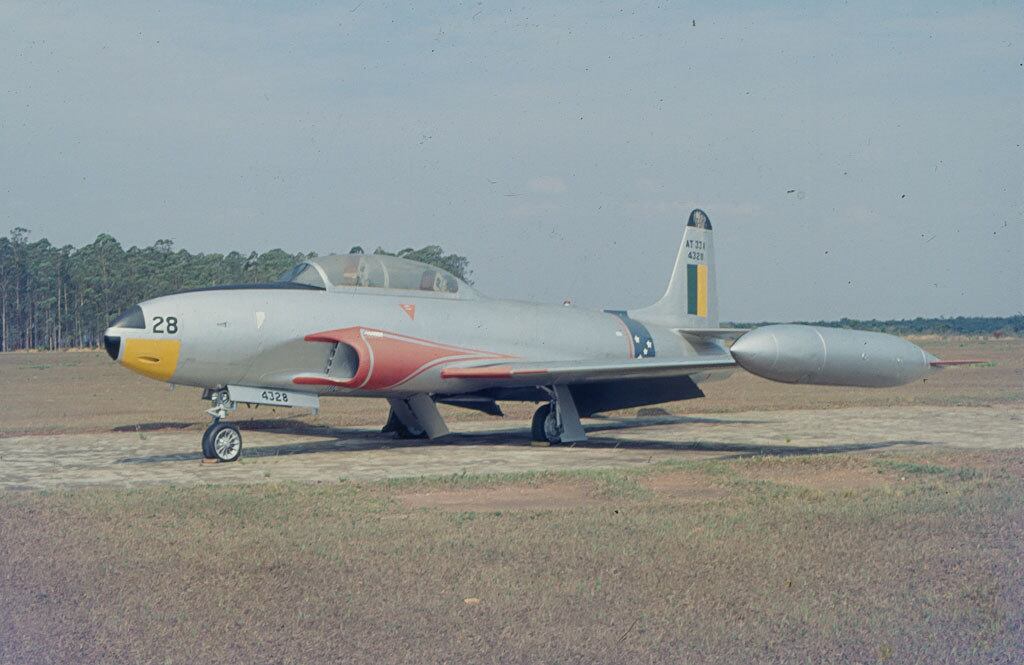 As aeronaves TF-33 T-Bird, como a da foto, substituíram o Gloster Meteor em 1968
