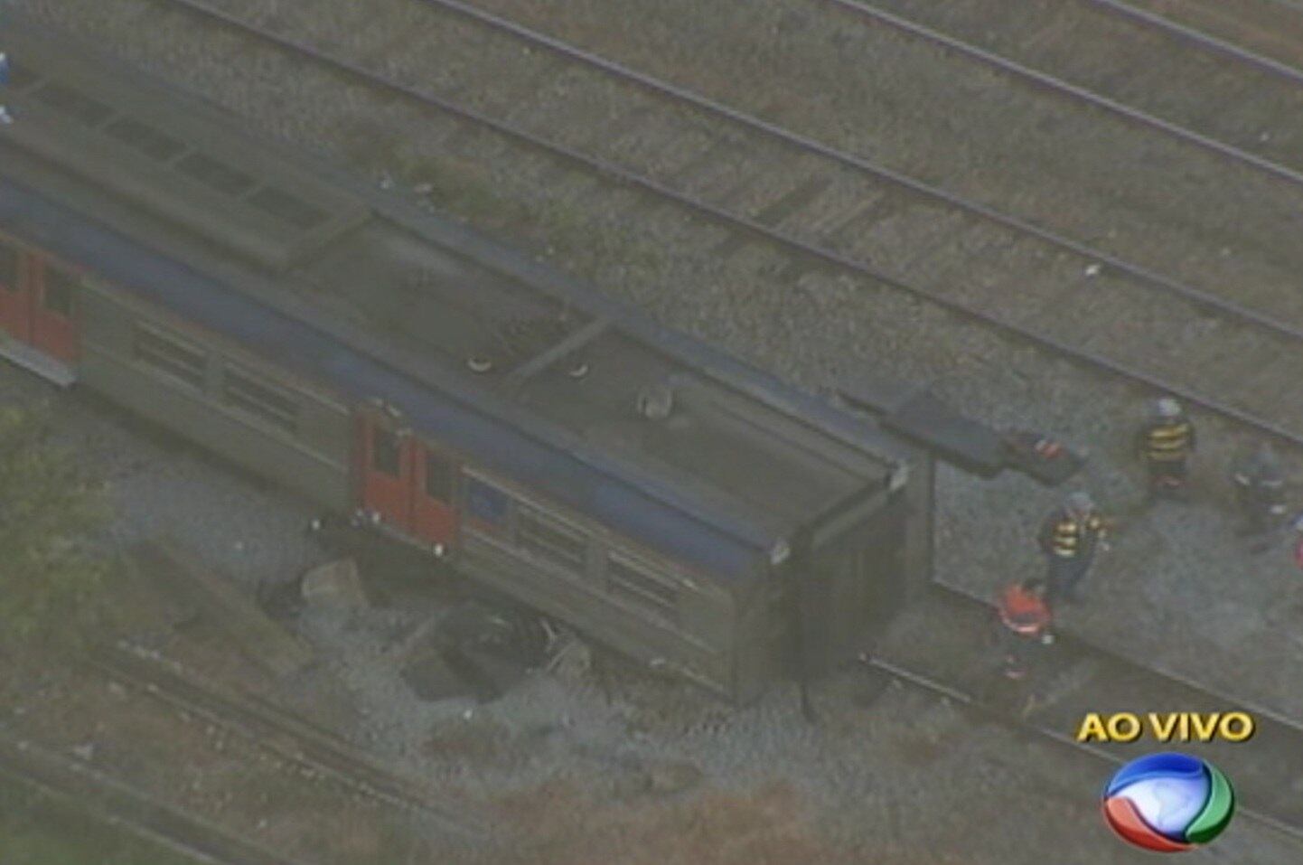 Trem descarrilou entre as estações Pirituba e Piqueri, na zona oeste de SP, na tarde desta terça-feira