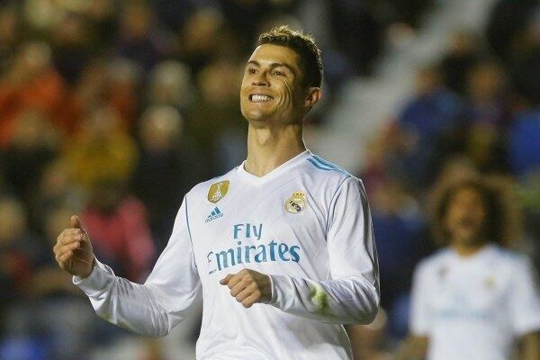 O atacante português Cristiano Ronaldo passou em branco em mais um tropeço do Real Madrid (2 x 2 contra o Levante) no Campeonato Espanhol