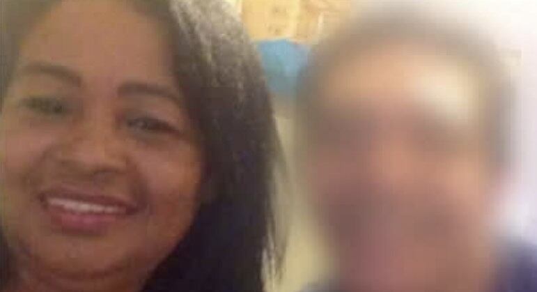 A equipe da Record TV tentou
entrar em contato com o suspeito, mas ele não atendeu. O acusado não foi visto desde o velório da vítima. 



O Cidade Alerta vai ao ar de
segunda a sexta, às 16h50, e aos sábados, 17h, na tela da Record TV.