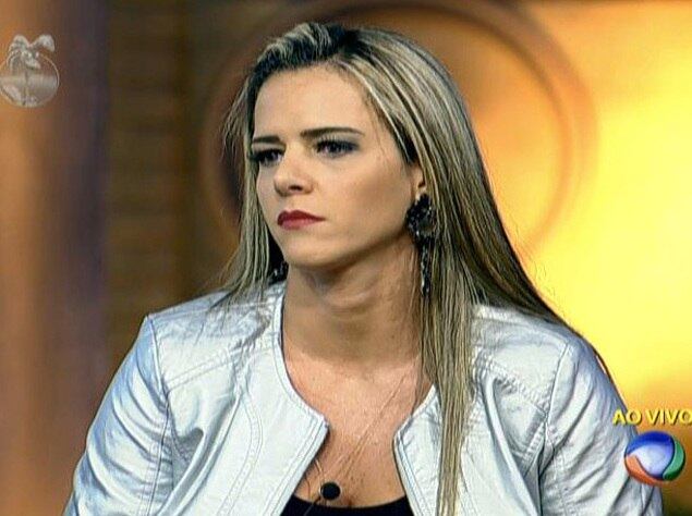 Mesmo depois de passar por um período difícil por causa da polêmica e da demissão, a ex-assessora começou a investir na carreira artística