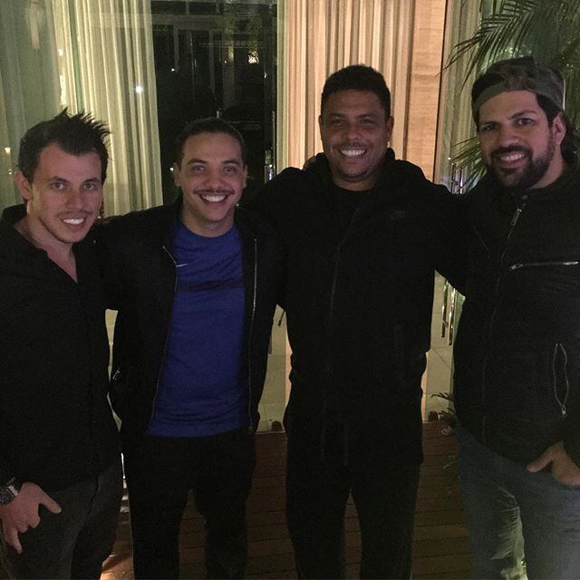 Um dos grandes amigos de Wesley Safadão é o ex-atacante Ronaldo