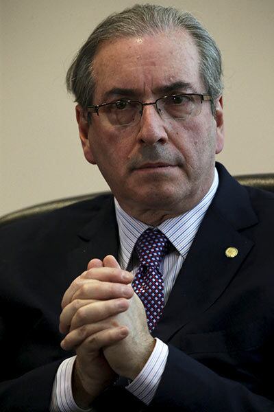 Cunha é suspeito de mentir à CPI da Petrobras, o que teria causado quebra de decoro parlamentar, dizem Rede e PSOL