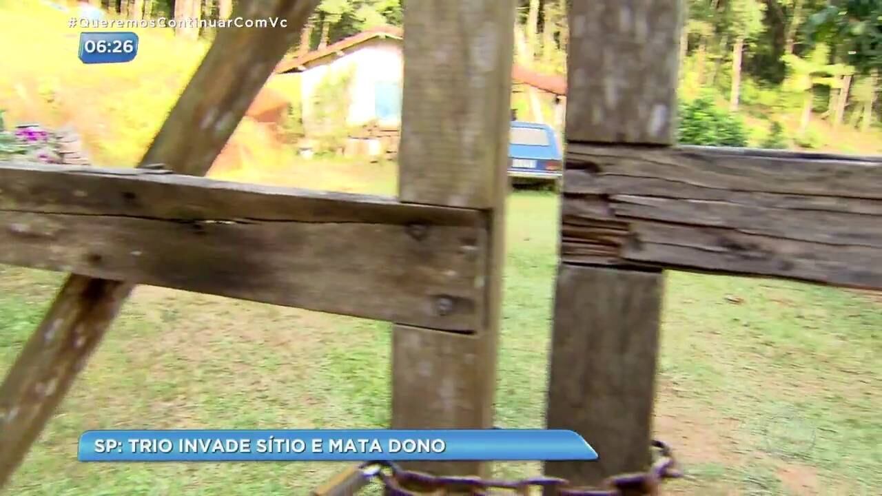 Ao verem a arma, os invasores pensaram que o
comerciante era policial e atiraram na direção do coração da vítima