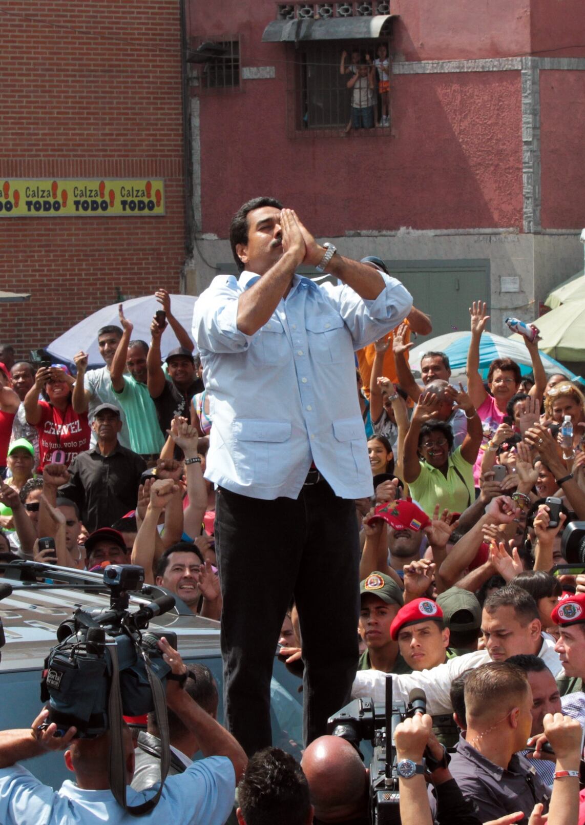 Nicolás Maduro, eleito presidente da Venezuela nesta segunda-feira (15), aproveitou a popularidade de Hugo Chávez
