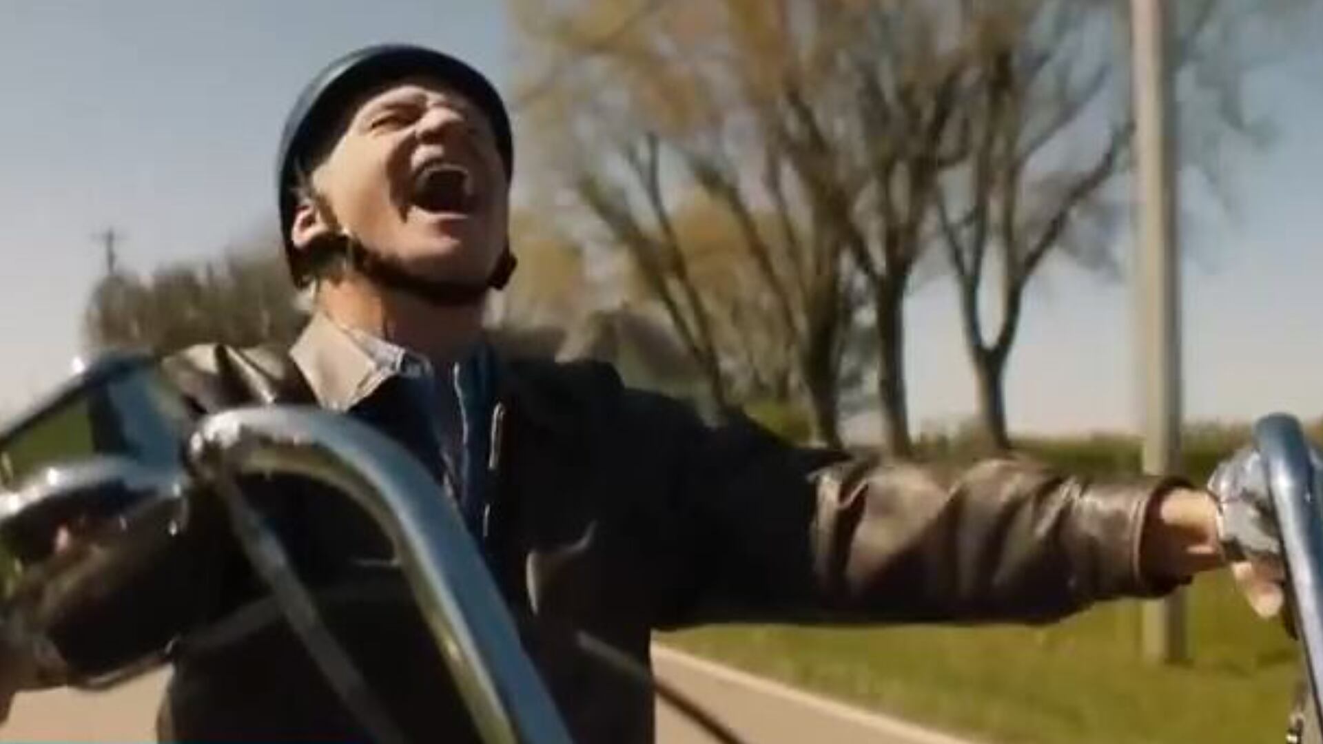 Lançamento de clipes inéditos para canções antigas se tornam tendência na indústria musical