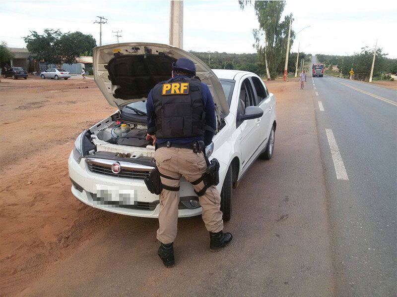 Policiais verificaram diversos indícios de adulteração nos elementos de identificação