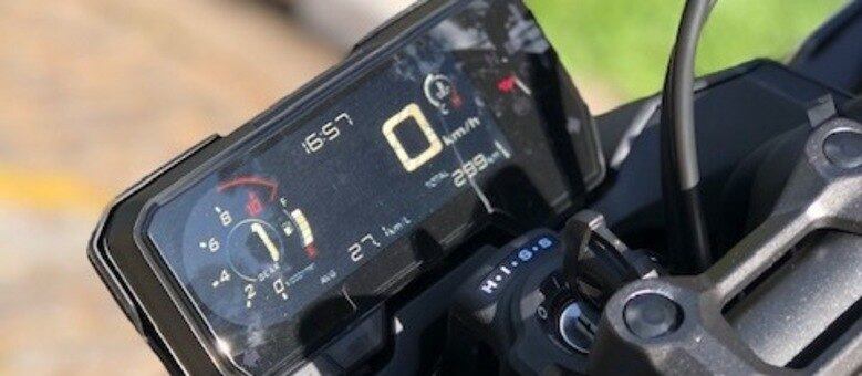 Chave com novo sistema de ignição e guidão cônico dão mais modernidade à 500F