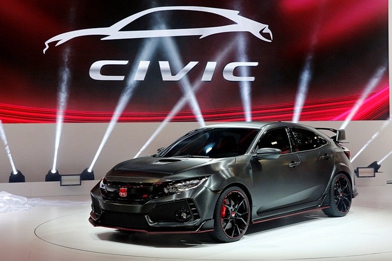 A carroceria recebeu uma pintura especial refletiva de alumínio escovado, que valoriza ainda mais a musculatura