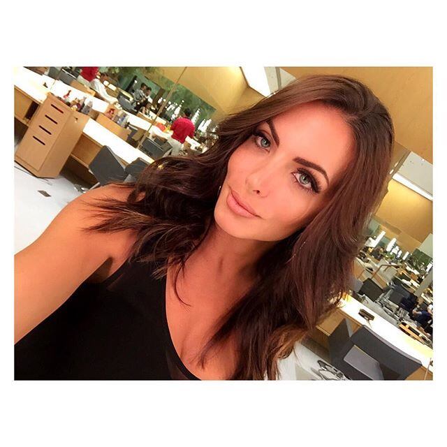 Sabe aquela famosa frase: "ela não é de levar desaforo para casa"? Com Carla Prata, as coisas não são bem assim. A peoa já mostrou que é muito calma e serena e não gosta de ficar se metendo em brigas. O R7 conversou com Thamyriz, irmã da repórter, para saber o que a família e amigos estão achando do desempenho de Carla no jogo, e também para falar a respeito de uma situação que está deixando Carla preocupada dentro da casa; confira 

Acesse o R7 Play e assista à programação da Record quando quiser
