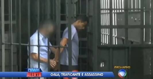 As imagens das câmeras de segurança mostraram o momento em que Cabral saiu da empresa para tomar café e conversar com colegas por volta das 6h