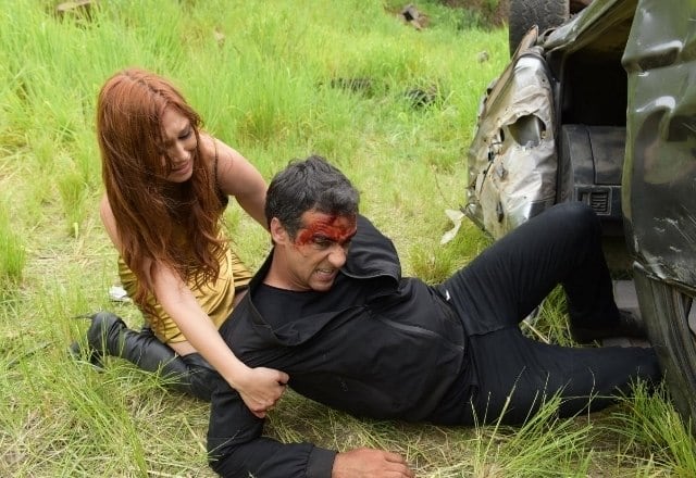 Ainda assim, Poderosa consegue uma carona com Miguel para ir à cidade. O trajeto é interrompido quando Bernardo começa a persegui-los, tentando provocar um acidente. Acreditando ser uma tentativa de assalto, Miguel tenta ultrapassá-lo, mas acaba sendo fechado por um caminhão que seguia na direção oposta. A caminhonete do agrônomo capota, mas Poderosa consegue salvá-los