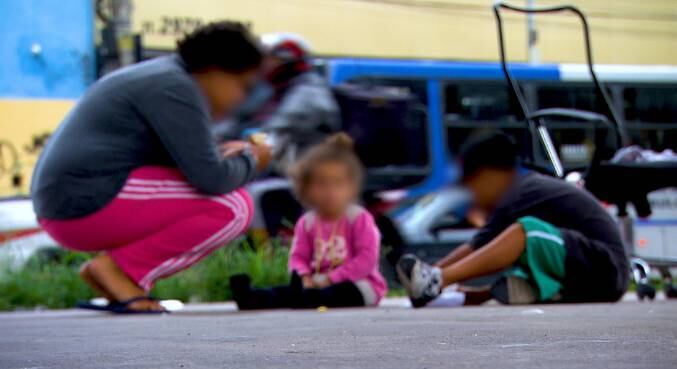 Mais de 5 mil mulheres vivem em situação de rua e muitas chegam a ser violentadas