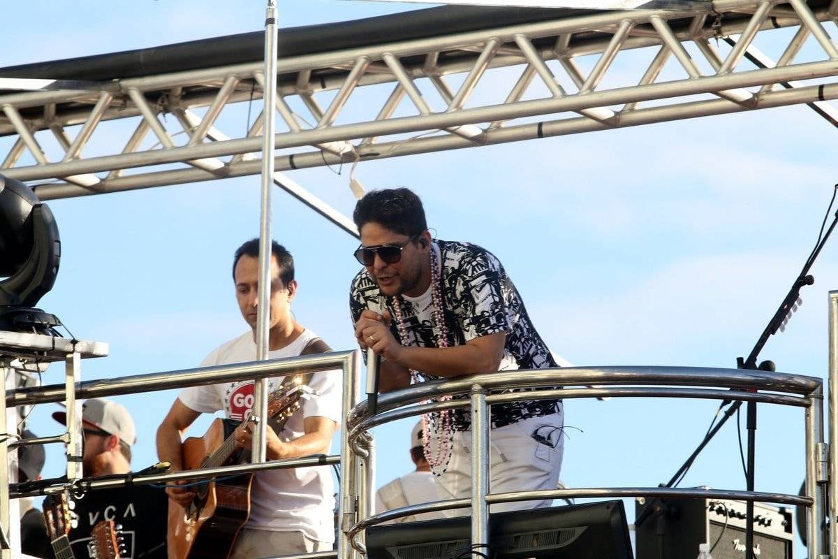 Os foliões foram contagiados pelo sertanejo de Jorge e Mateus, o axé de Bell Marques e Harmonia do Samba
