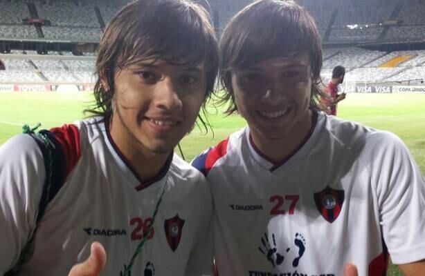 Ele esperava a chegada de seu irmão gêmeo, Óscar, que acabou acertando a transferência para o Racing, da Argentina, e sua condição emocional também o prejudicou no início deste ano