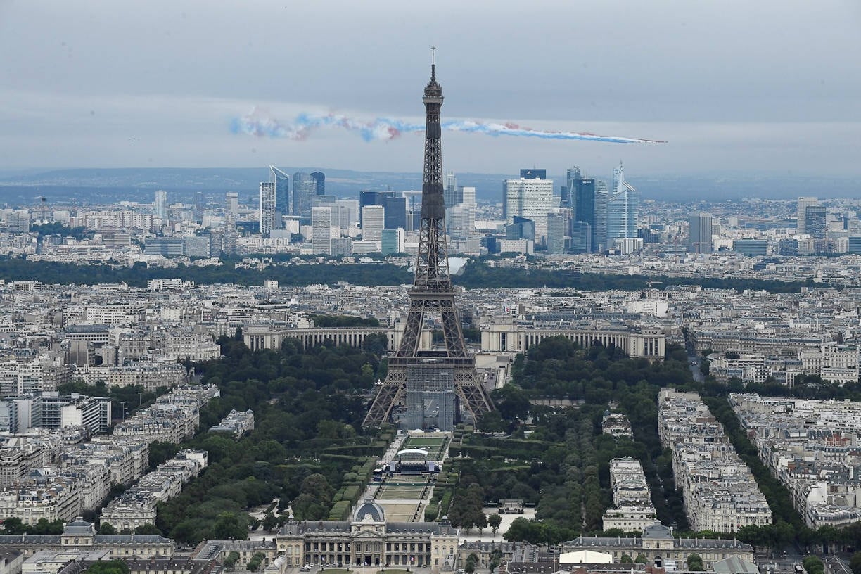 Governo da França prometeu sanções contra militares
