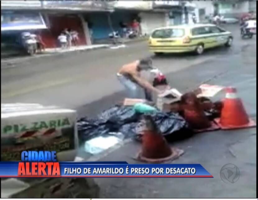 Emerson da Silva foi autuado por desacato e resistência à prisão. Ele responderá em liberdade. Assista ao vídeo