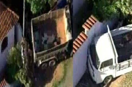 Kombi também bateu no muro da residência