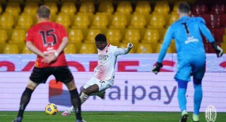 O momento do arremate de Rafael Leão