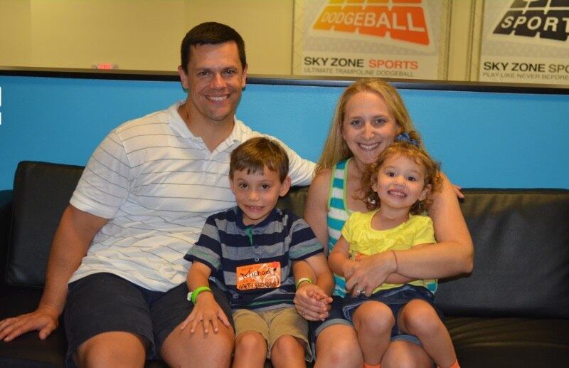 Até o mês de abril, o
grupo Michael Big Hero, que tem esse nome por causa do desenho favorito do
menino, já conseguiu arrecadar cerca de R$ 180 mil