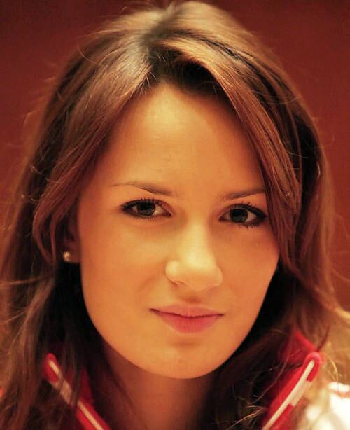 Essa deve ter atrapalhado o jogo de muitos adversários no curling. Ah, Anna Sidorova
